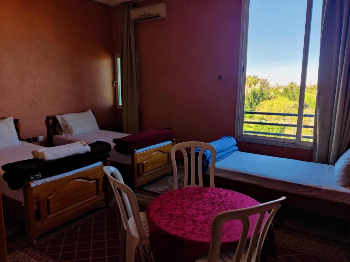 Hotel Cafe Restaurant Assaka ティーズニート エクステリア 写真
