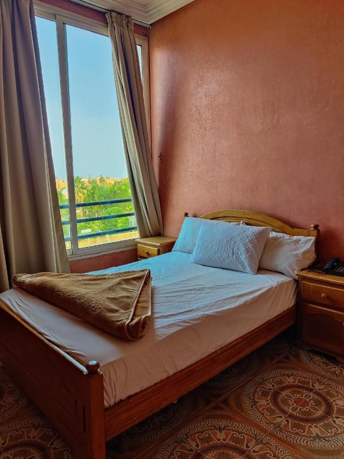 Hotel Cafe Restaurant Assaka ティーズニート エクステリア 写真
