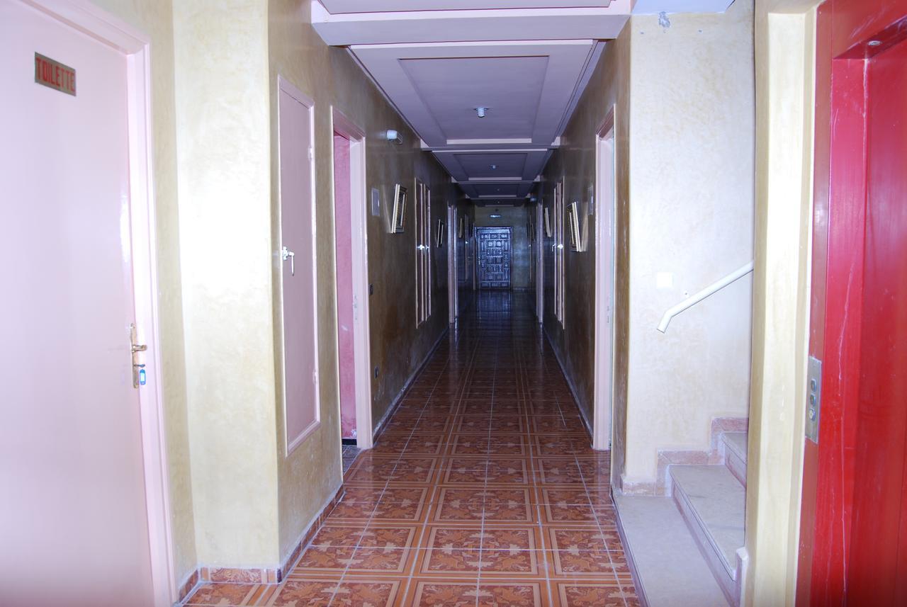 Hotel Cafe Restaurant Assaka ティーズニート エクステリア 写真